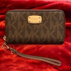 Michael Kors leather phone holder wristlet